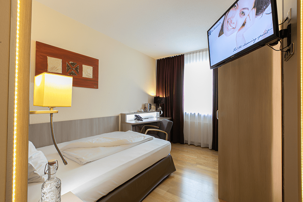 Hotel single room